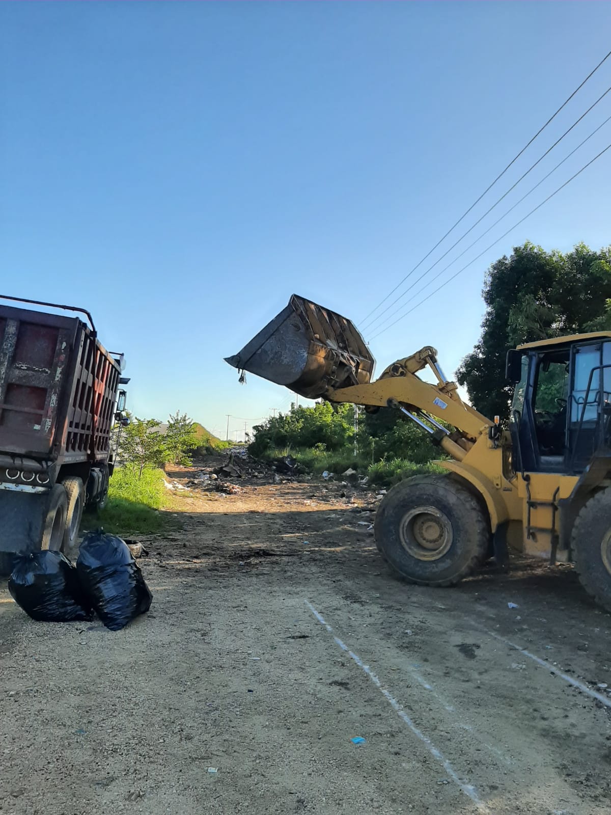 El Ayuntamiento de San Rafael del Yuma realiza operativo de limpieza en la comunidad de Benerito